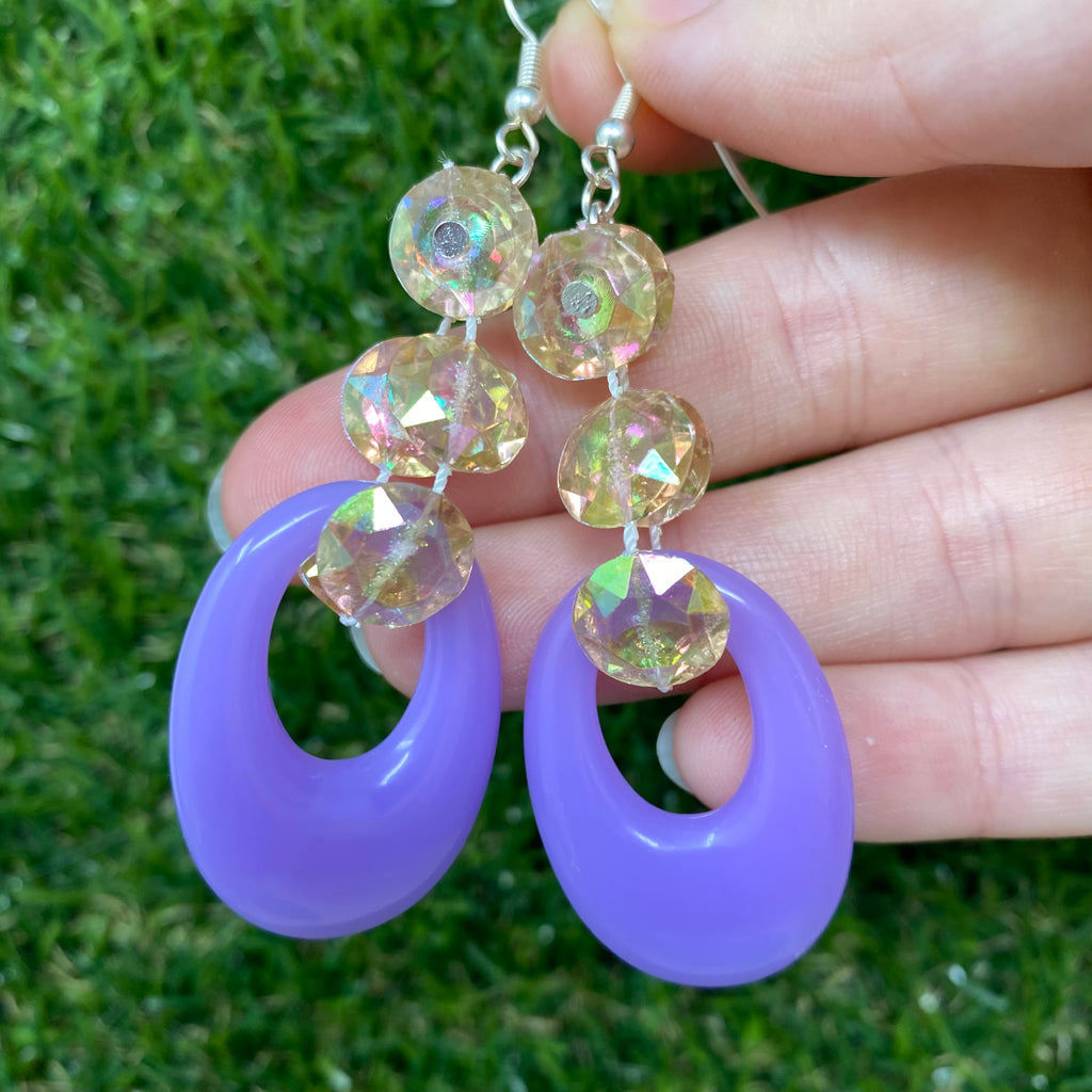 Kitsch Sixties style hoop earrings